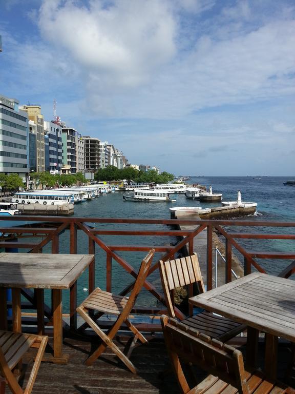 The Melrose Hotell Malé Exteriör bild